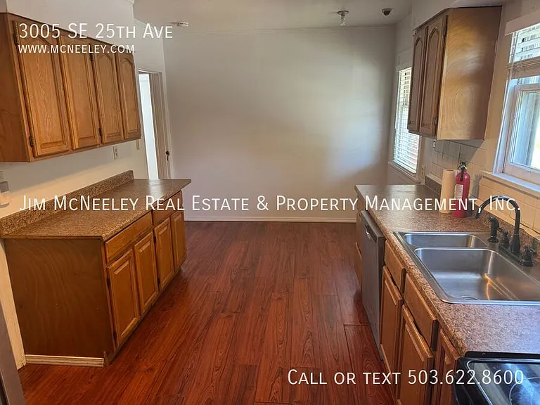 3005 SE 25th Ave — Photo 4