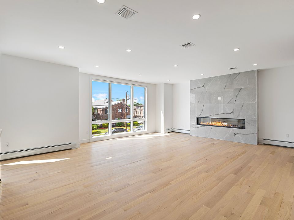 Huge Living Room with Fireplace