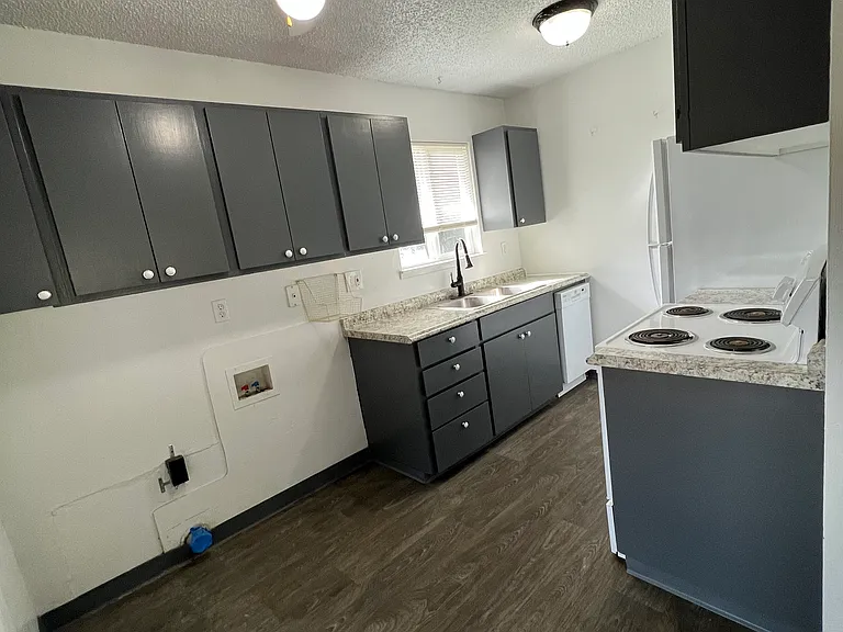21541 SW Sherwood Blvd — Photo 10