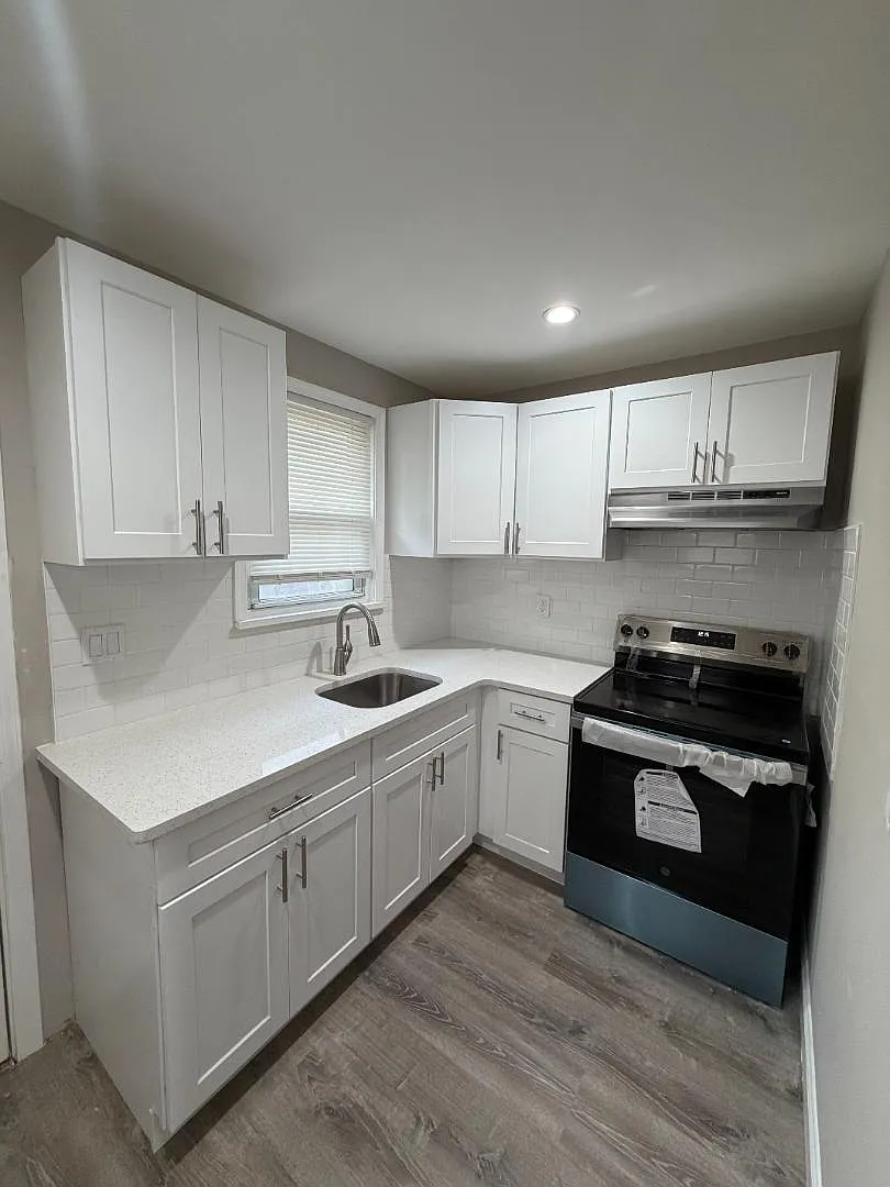 2934 N Taylor St — Photo 3