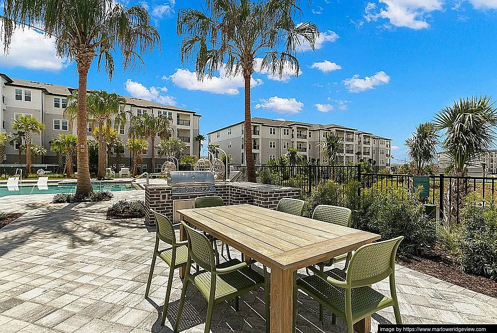 1 bed, 1.0 bath, 807 sqft, $1,556 — Photo 4