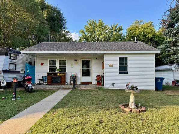 305 W Bender St, Knox, IN 46534