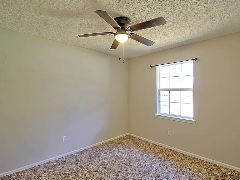218 Sheila Dr — Photo 16