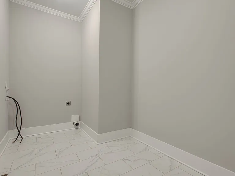 718 S 13th St — Photo 32