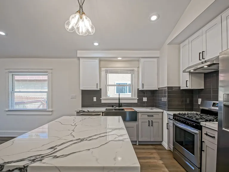 827 N Lucia Ave — Photo 8