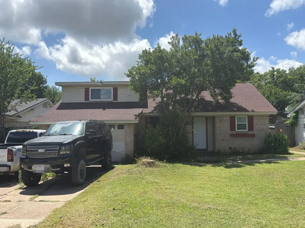 224 NE Murphy Rd, Burleson, TX 76028