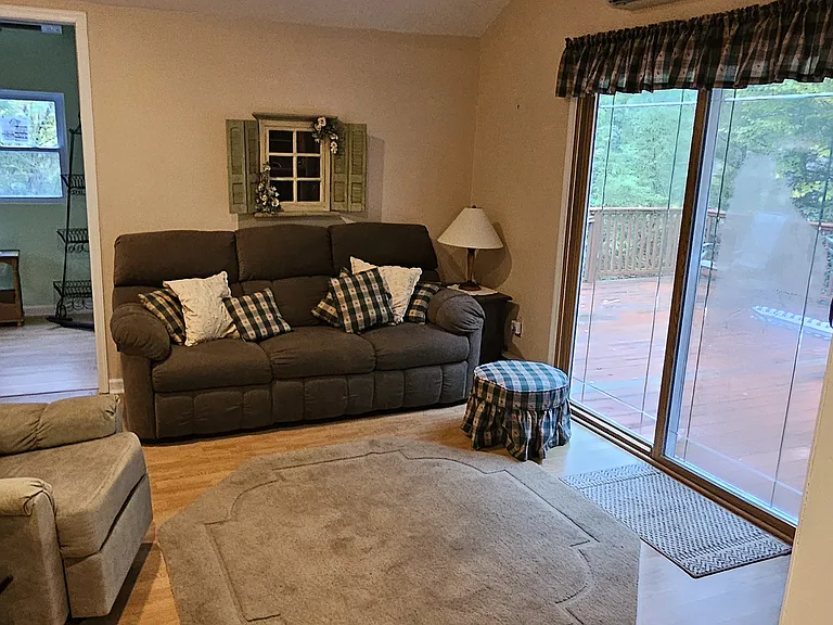 63 Wilson Ave — Photo 6