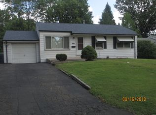 9862 Eastdell Dr, Saint Louis, MO 63136
