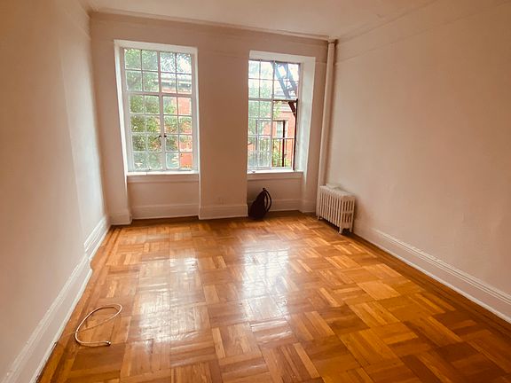 5th image of 684 Rogers Ave #9