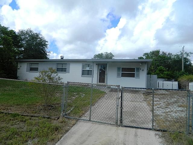1st image of 10 Valley Dr