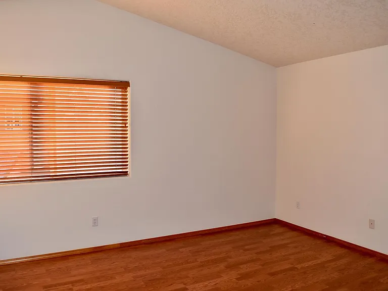 2302 SE 175th Ave — Photo 18