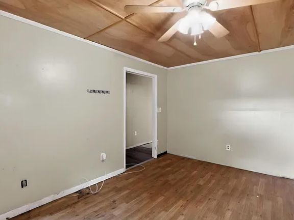 4th image of 313 N Padgett St