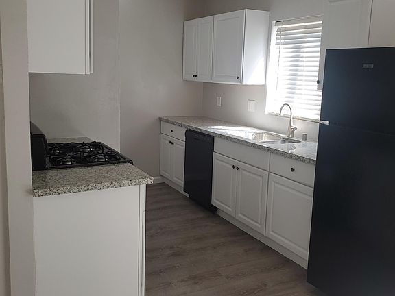 2nd image of 7314 Hillside St