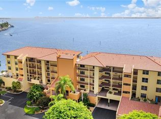 4015 SE 20th Pl APT 203, Cape Coral, FL 33904