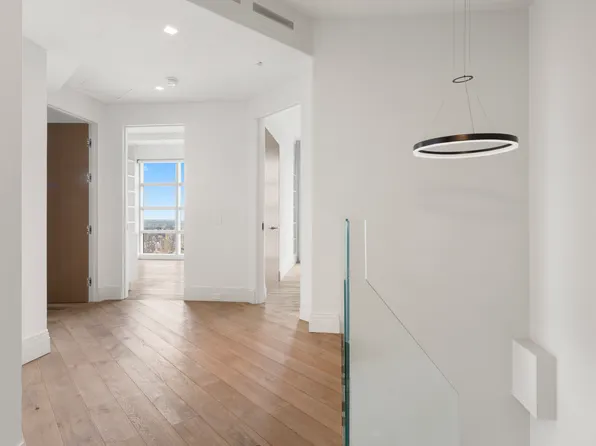 146 West 57th Street image 12 of 19