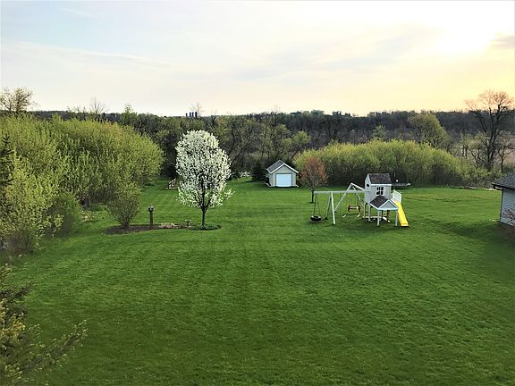 2nd image of 614 Yellowstone Dr