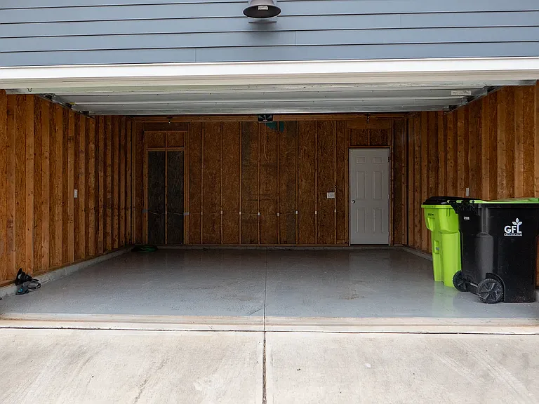 1113 Starkville St — Photo 33
