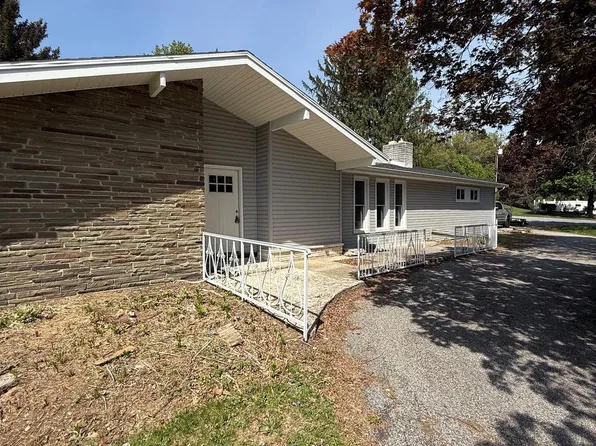 5928 Canyon Rd, Harrisburg, PA 17111