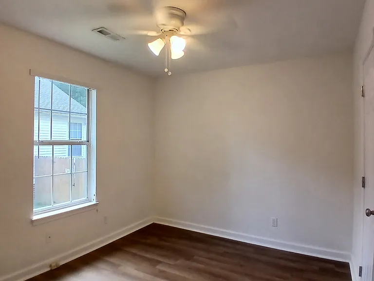 124 Mallard Dr — Photo 7