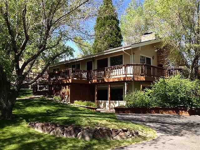 1st image of 840 Pine Cone Dr