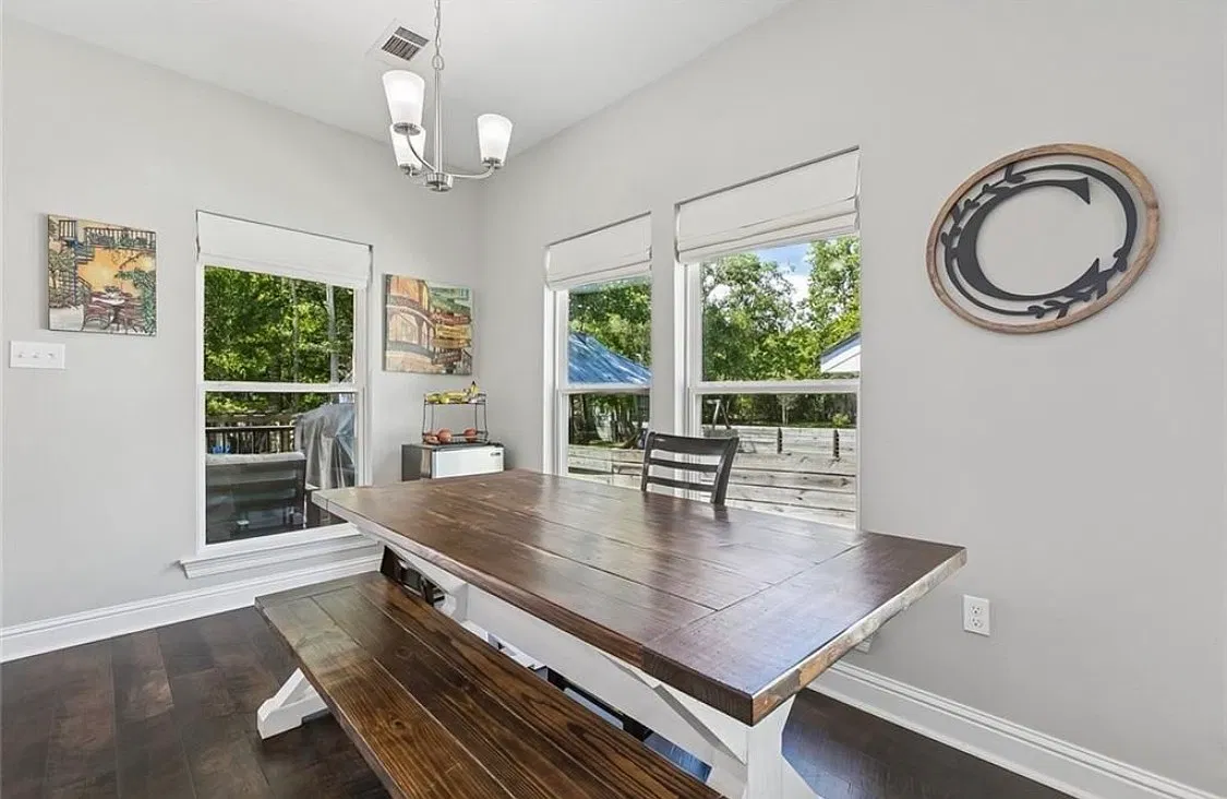 3 bed, 1400 sqft, $2,000 — Photo 4