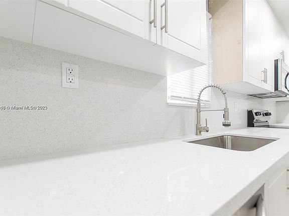 5th image of 1700 SW 22nd St