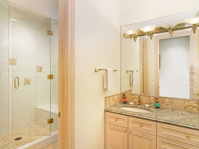 2438 Juniper Hill Dr — Photo 16
