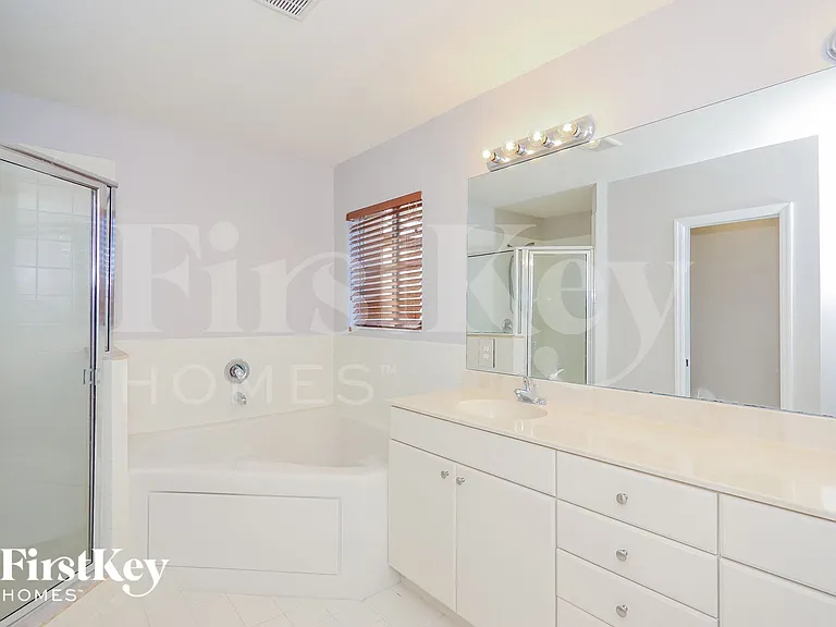 158 SE 22nd Ave — Photo 14