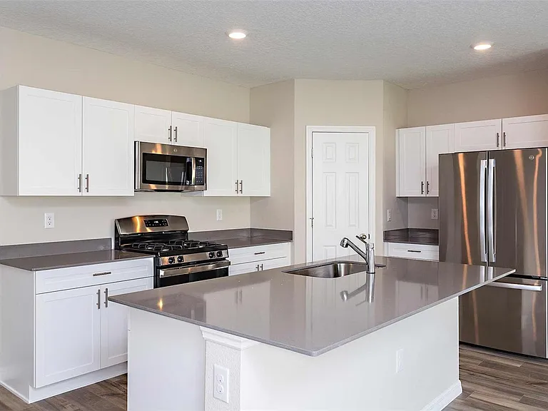 14886 Summer Branch Dr — Photo 3