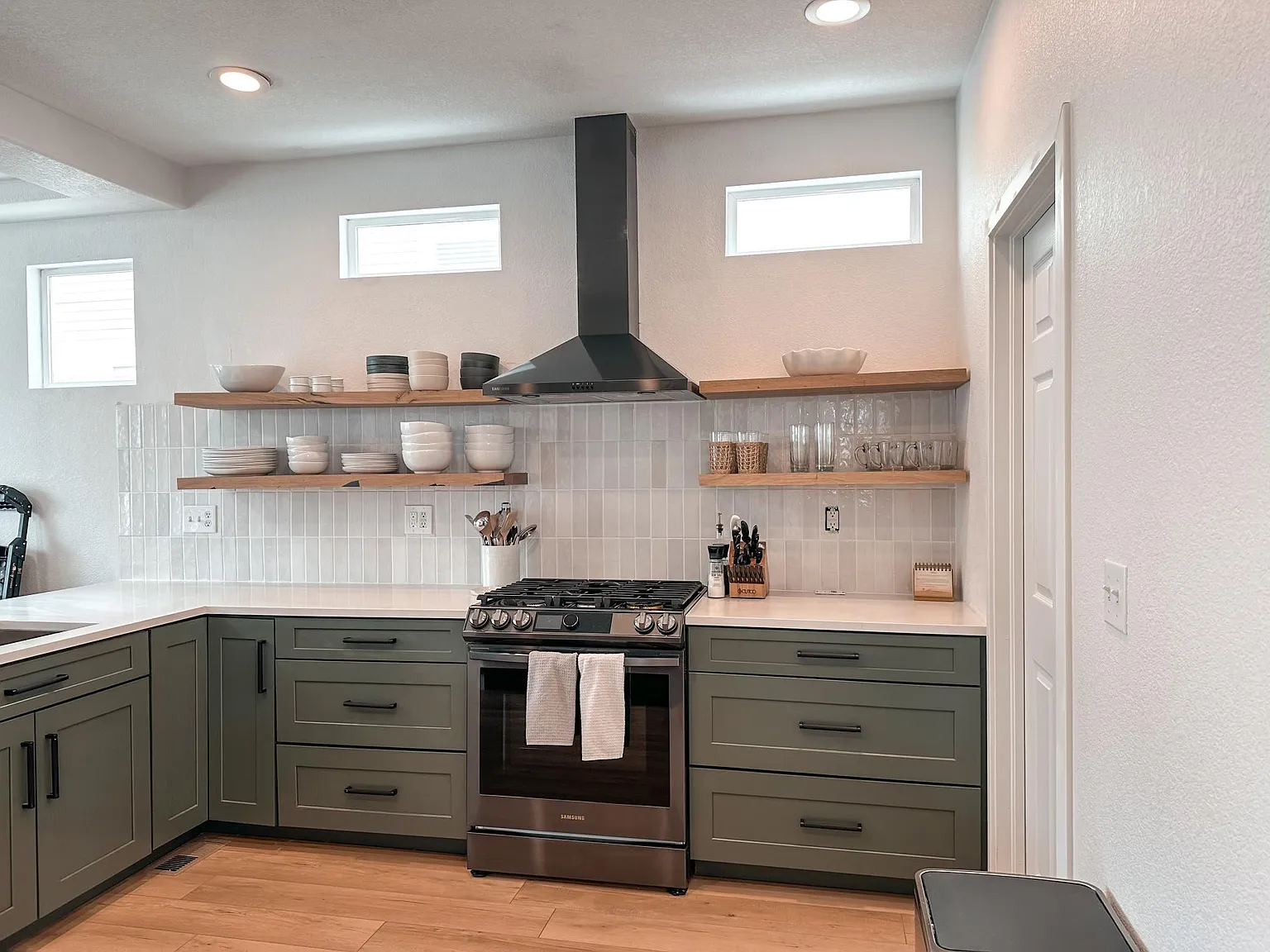 3 bed, 2436 sqft, $3,700 — Photo 1