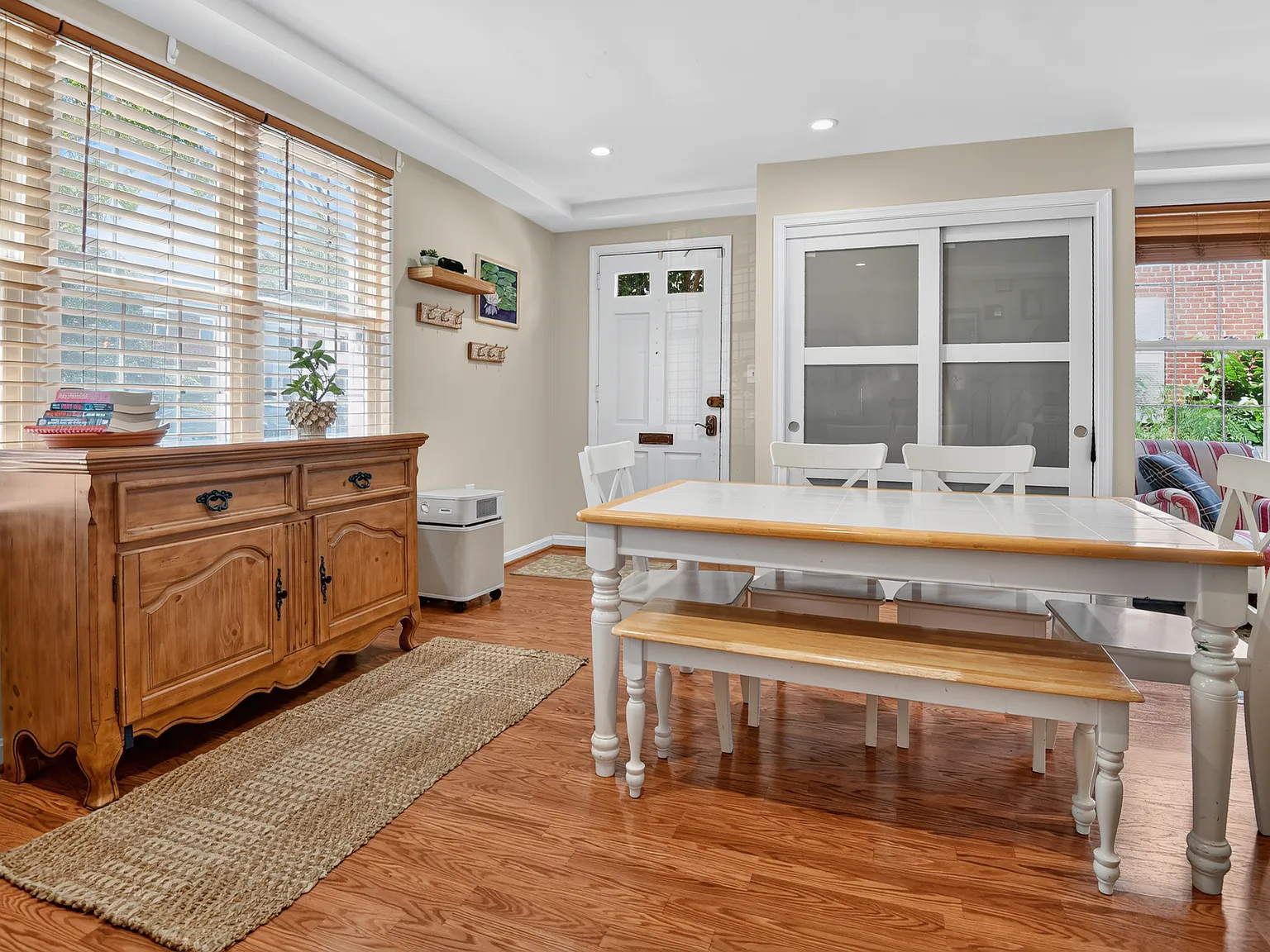 3 bed, 1756 sqft, $4,300 — Photo 4