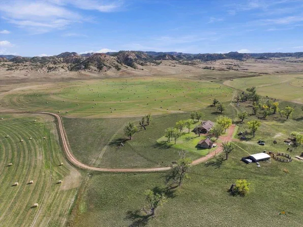 163 E River Rd, Broadus, MT 59317