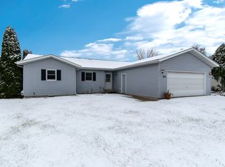 169 Valley View Dr, Seneca, IL 61360