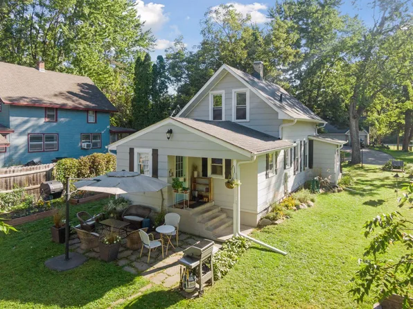 1295 Arbor St, Wayzata, MN 55391