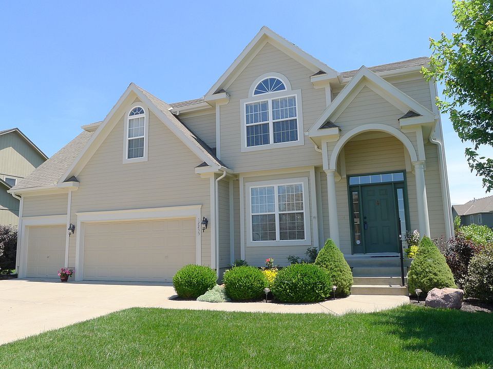 1st image of 12255 NW Meadowlands Dr