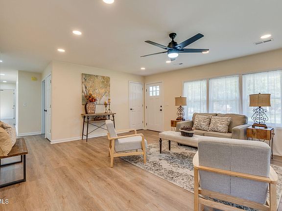 4th image of 360 Brentwood Dr