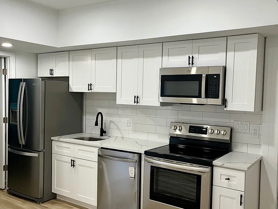 2053 W Oxford St #2