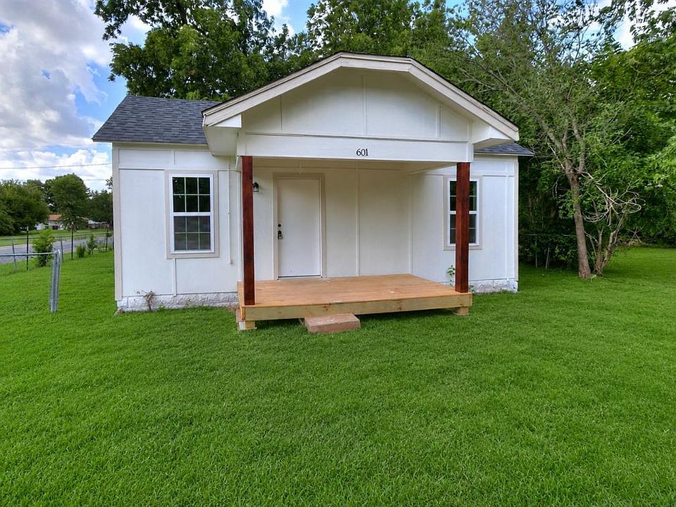 1st image of 601 SE 35th St