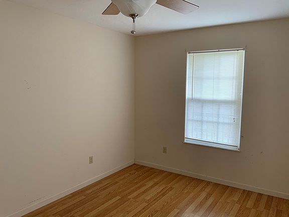 3rd image of 307-307 Sunset Dr