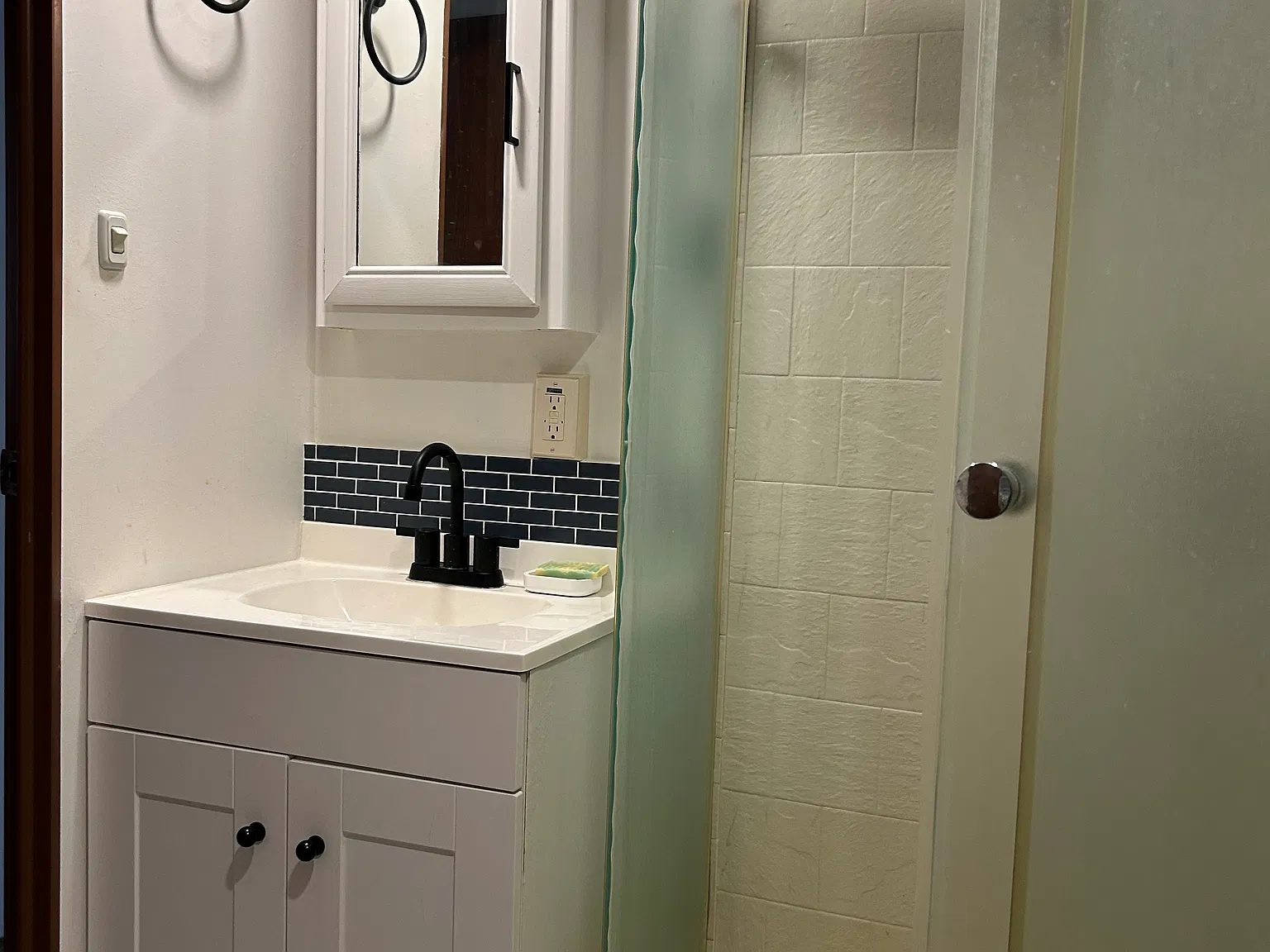1 bed, 300 sqft, $850 — Photo 2