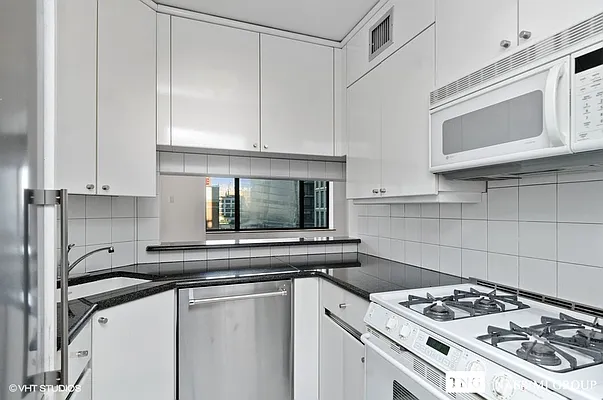 Rented by TNG Nassimi Realty | media 7