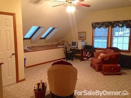 FROG
						:
						Large FROG with roof windows. Walk-in access to attic.