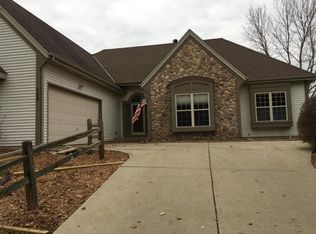 138 Manchester Dr, Waukesha, WI 53188