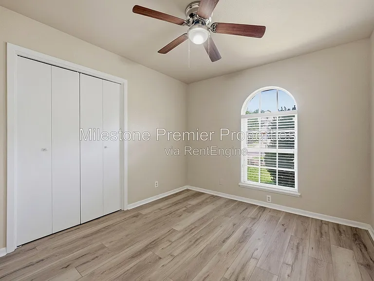302 Iowa St — Photo 12