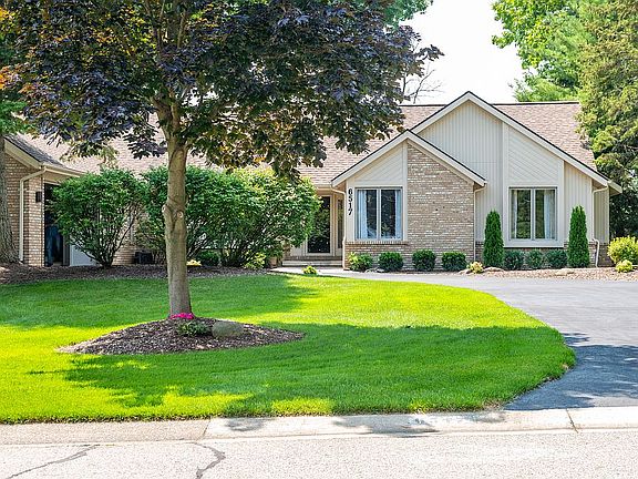 2nd image of 6517 Park Valley Dr