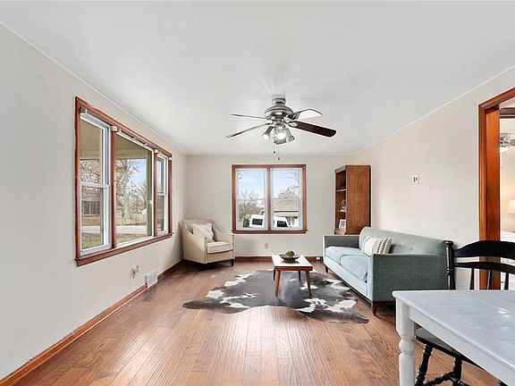 4th image of 825 S 54th St