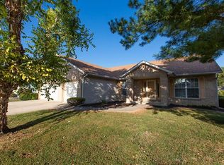 886 Crosswinds Dr, Shiloh, IL 62221