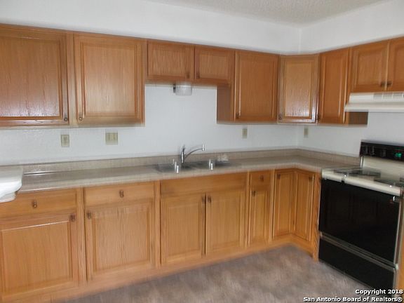 5th image of 9611 Manzano St