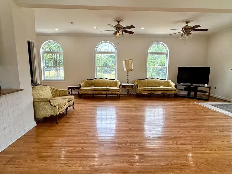 3001 Preston Ave — Photo 8