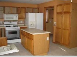 1240 Creekside Dr, Crown Point, IN 46307